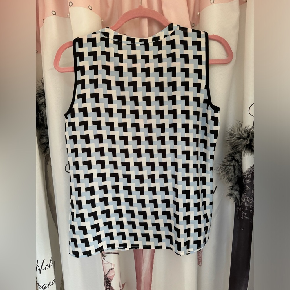 Calvin Kline Women’s geometric top. Sleeveless. Black/blue/ & white. NWT XS. - Picture 3 of 3